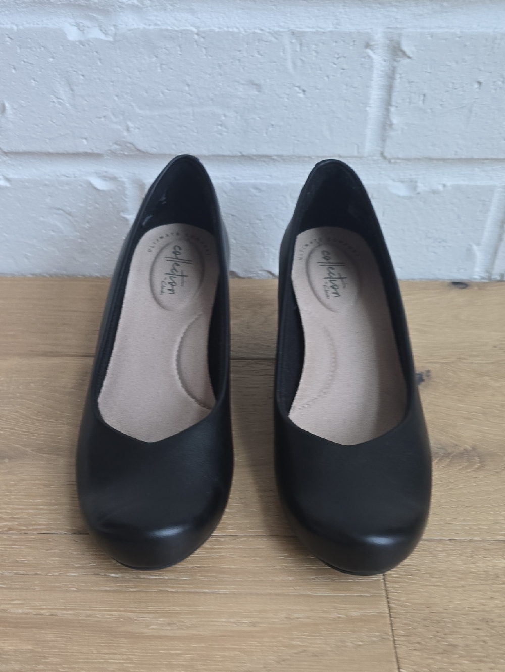 Clarks Women's Flores Tulip Pumps - Black Classic Round-Toe Pumps